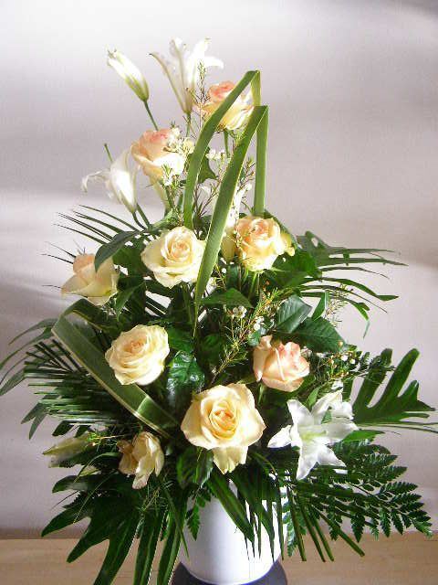 Standing arrangement, oasis, floral foam