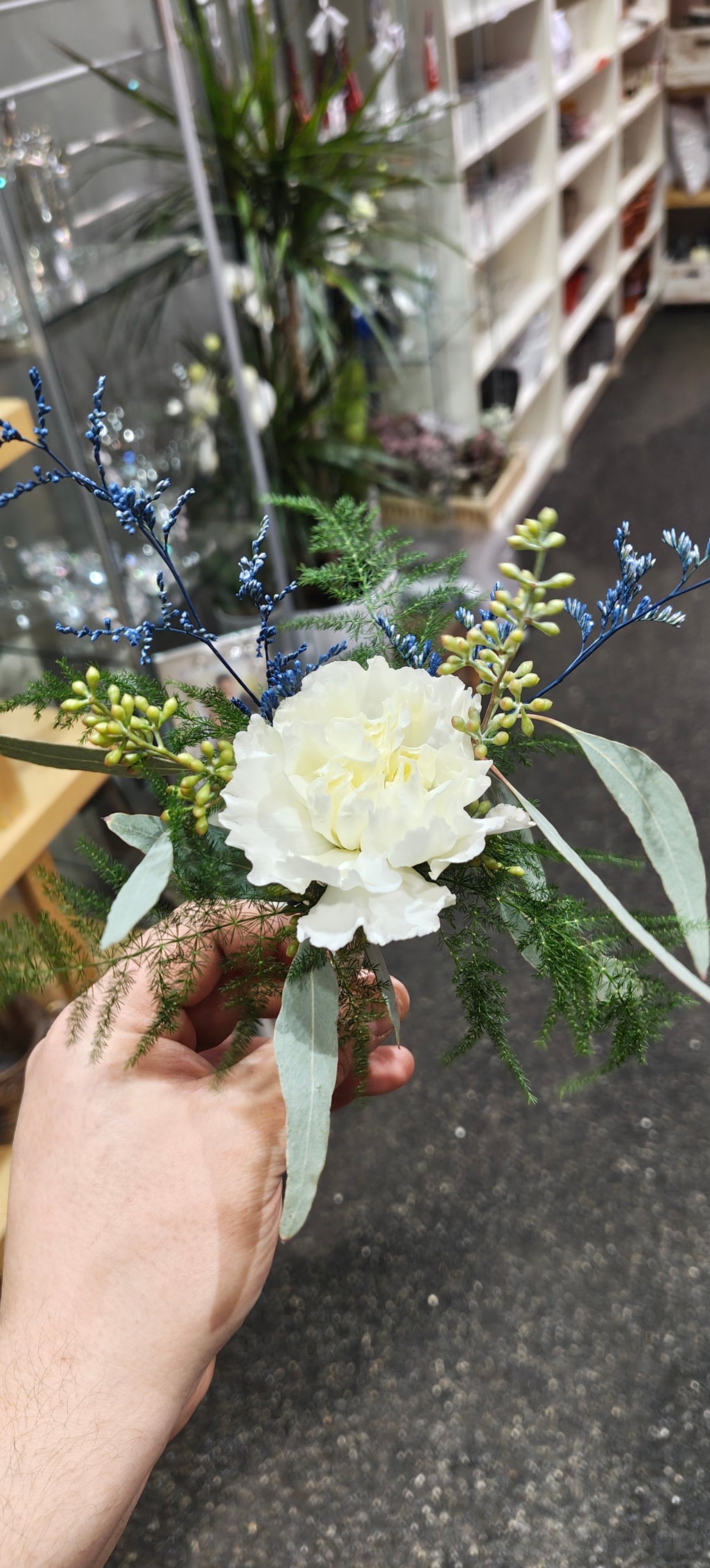Boutonniere, Buttonhole